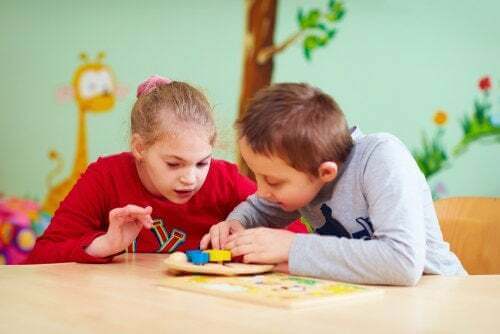 Bambini che giocano