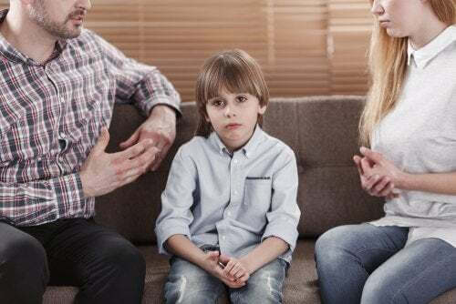 Genitori che discutono