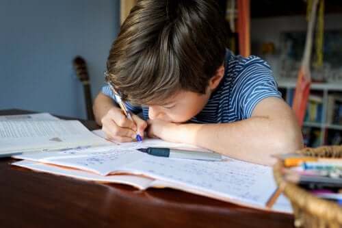Come creare uno spazio per i compiti a casa
