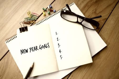 Lista di buoni propositi per lo anno nuovo.