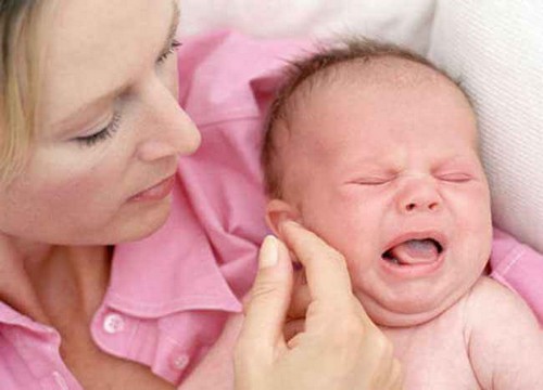 Mamma consola il piccolo