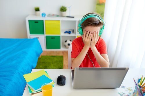 il cyberstalking può verificarsi in qualunque momento della giornata e in qualsiasi situazione