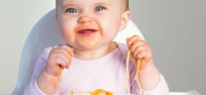 Che fare con un bambino che non vuole mangiare?