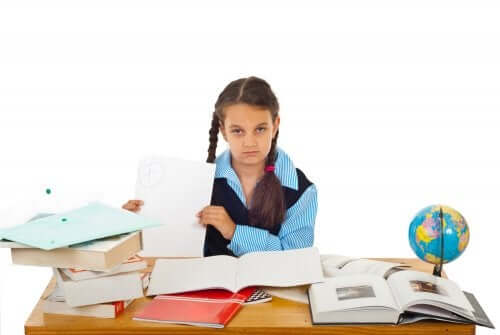 ripetere l'anno scolastico può presentare conseguenze positive e negative