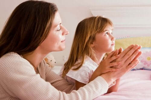 Avvicinare i vostri figli a Dio: 10 modi per farlo