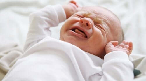 Come capire se il neonato soffre di coliche