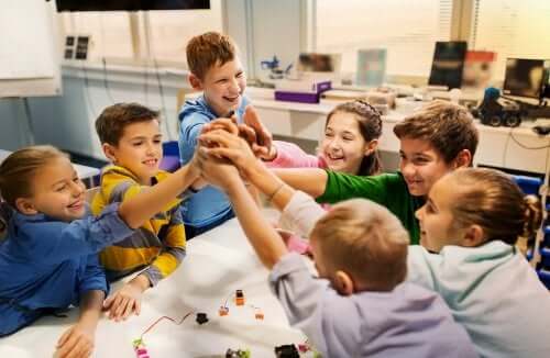 Gli ambienti personalizzati di apprendimento promuovono la condivisione della conoscenza.