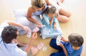 Giocare con i bambini li rende più intelligenti