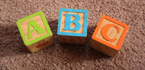 Lo sviluppo del linguaggio nei bambini: da cosa è influenzato?