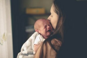 Sindrome del bambino scosso: sintomi e conseguenze