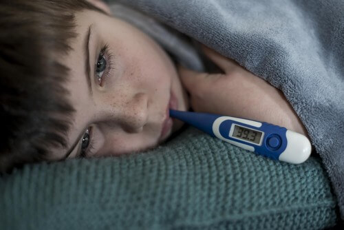 I bambini crescono quando hanno la febbre?