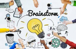 Lavoro di gruppo e brainstorming per realizzarli