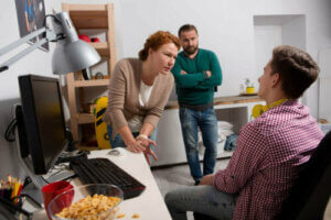 Cosa fare in caso di conflitti con gli adolescenti durante la quarantena