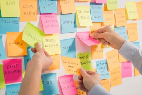Post it con idee del brainstorming.