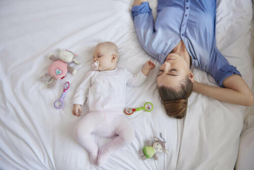Il sonno della madre dopo la nascita del bebè