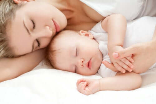 Con l'arrivo del bebè, trovare il tempo per dormire è sempre più difficile.