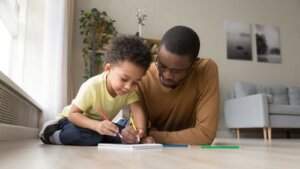 3 giochi con carta e matita per divertirsi in casa