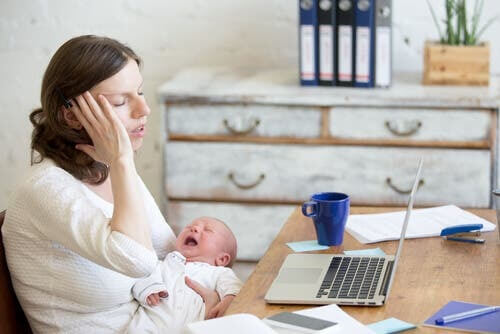 Essere genitore: madre sotto stress