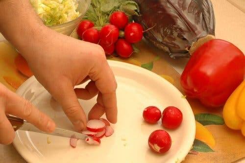 Verdure ravanello peperoni radicchio