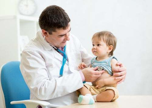 Bambino dal pediatra
