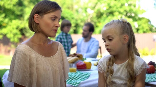 Genitori esigenti: ecco 5 errori da non commettere nell'educazione dei figli