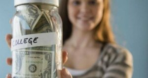 Risparmiare per l'università dei figli: come e quando iniziare
