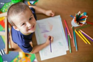 10 modi per intrattenere i bambini senza usare tablet e cellulare