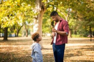 Come parlare di cose difficili con i bambini