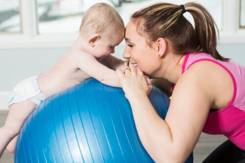Ginnastica ipopressiva: 3 esercizi durante il postpartum