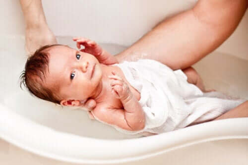 La pelle del bambino: prendersene cura sin dal primo bagnetto