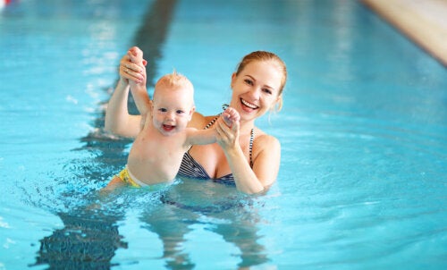 6 esercizi di nuoto da far fare ai bambini