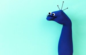 Marionette con i calzini in disuso: come realizzarle?