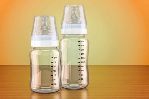 Biberon al microonde.