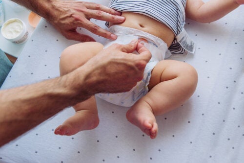 Sangue nelle feci dei bambini: cosa c'è da sapere