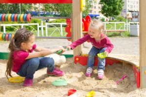 Perché non dovremmo costringere i nostri figli a condividere?