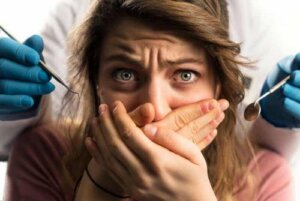 Anestesia dentale in gravidanza: ci sono dei rischi?