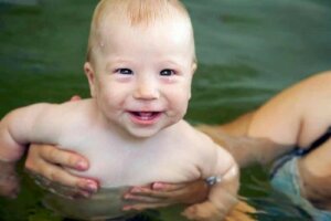 Bambino di 6 mesi: ecco 8 attività adatte alla sua età