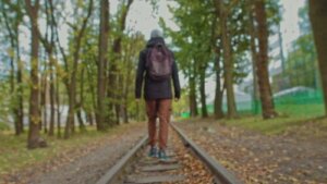 Figli che scappano di casa: come comportarsi?