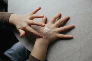 Cheratosi pilare nei bambini: sintomi, cause e trattamento