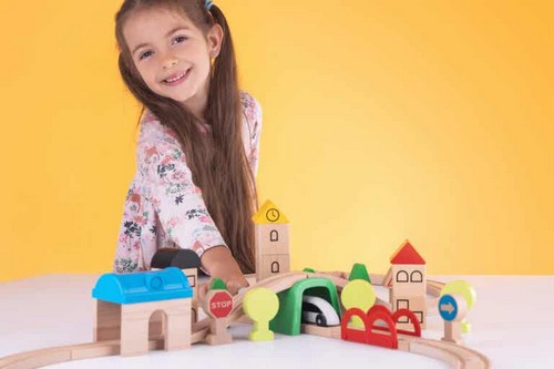 Giochi Montessori classificati a seconda dell'età dei bambini