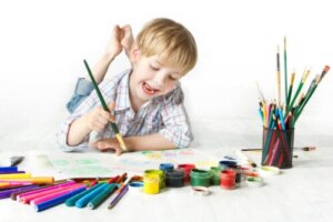 Attività per migliorare la coordinazione occhio-mano nei bambini piccoli