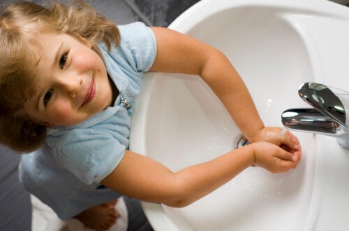10 malattie infantili che possono essere evitate lavando le mani