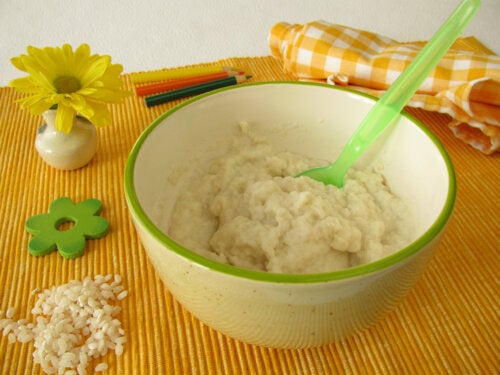 Porridge di riso per bambini: ricetta e benefici