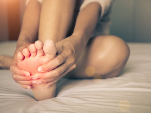 Prevenire i crampi ai piedi e alle gambe in gravidanza: utili consigli