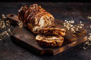 Treccione al cioccolato: una torta di compleanno diversa dal solito