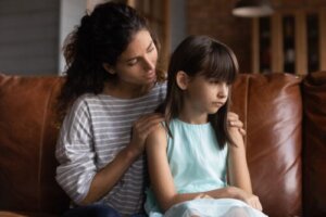 Mio figlio non vuole andare in vacanza con il mio ex compagno: cosa fare