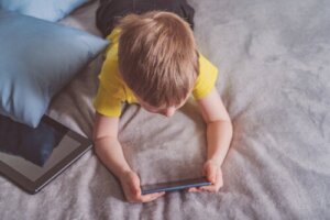 Passaggi per disconnettere i bambini dagli schermi
