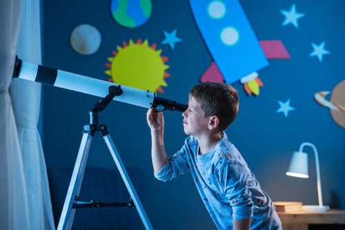 Come costruire un telescopio fatto in casa per i bambini