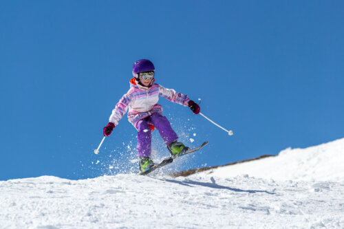 Abbigliamento da sci per bambini: di quali accessori hanno bisogno?