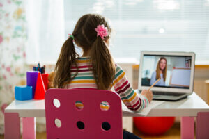 5 benefici delle lezioni online di inglese per bambini
